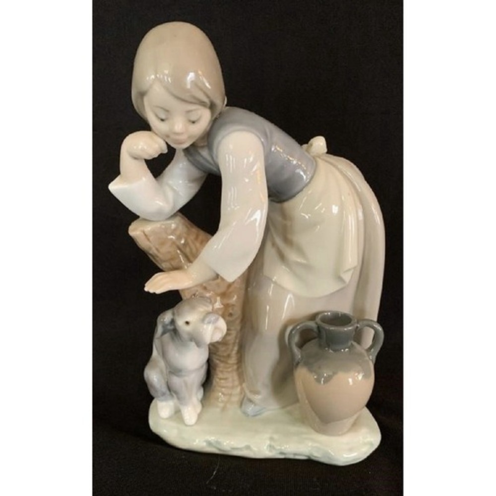 Lladro 1246 "Caress and Rest" Girl‎ Petting Her Adorable Puppy Dog Porcelain